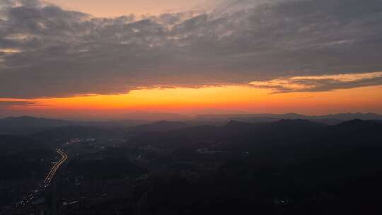 日落夕阳山川天空红彤彤航拍