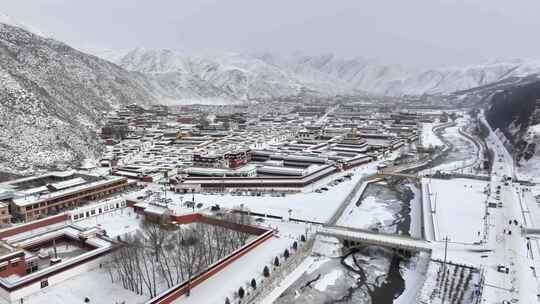 冬季雪景县城建筑航拍