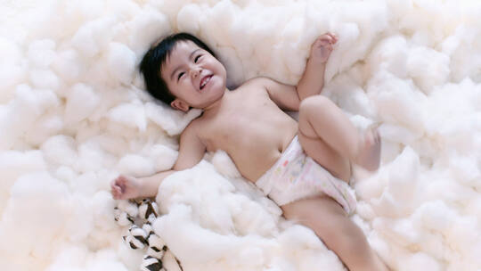 4K广告级 婴儿 可爱 新生儿 宝宝  棉花视频素材模板下载