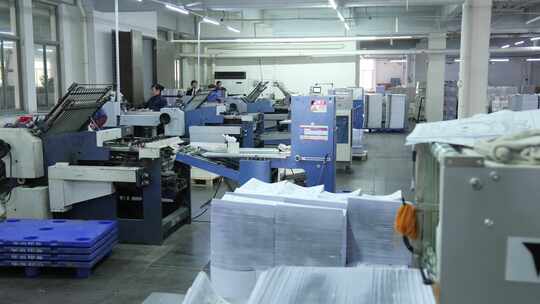 印刷厂各种运行中的设备2