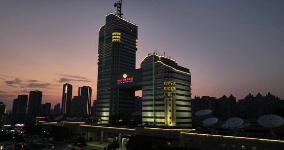 5K航拍夕阳下的湖南电视台大楼6