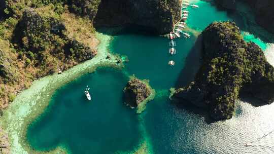 海景泻湖绿松石水