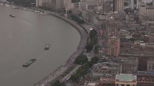 上海外滩黄浦江畔城市景观