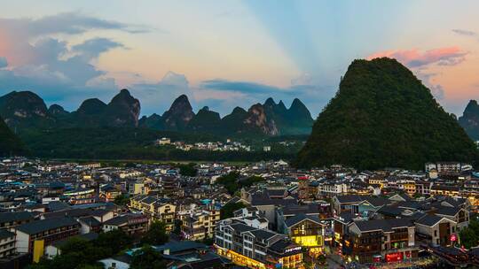 广西桂林阳朔县城夜景