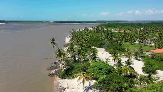 巴西标志性的雨水湖和沙丘。Lencois Maranhens巴西。