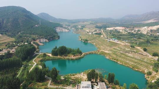 航拍北京房山高庄村翡翠湖