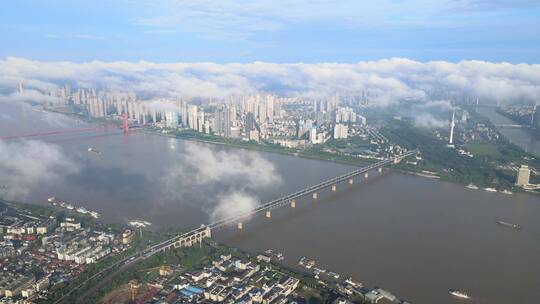 武汉长江大桥穿云4K航拍