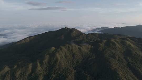 航拍大田顶大山森林云雾缭绕高山公路