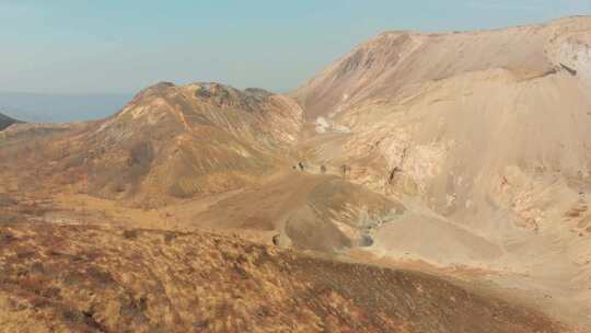 日本北海道乌苏山脉的活火山