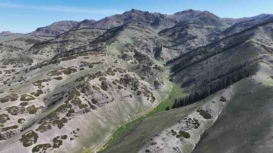 无人机航拍新疆赛里木湖风景区北岸高山风景