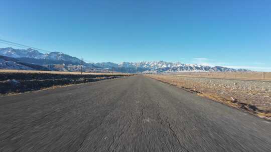 新疆安集海大峡谷829县道路景