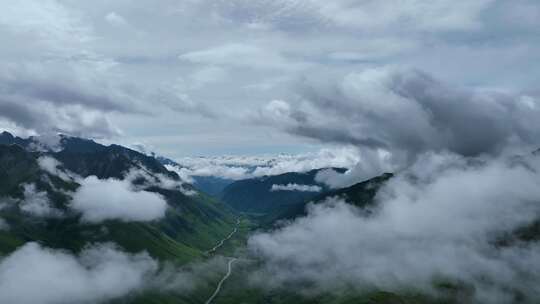 航拍四川阿坝黑水雅克夏高山云海风光