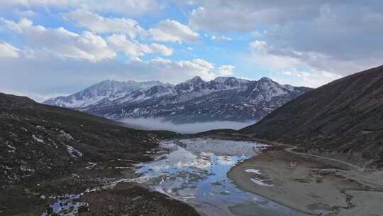 航拍雪山云海视频素材模板下载