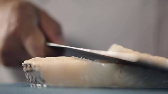 鳕鱼鱼肉制作 手工鱼肉丸 鳕鱼切片鱼片视频素材模板下载