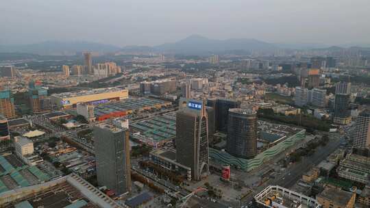 深圳龙岗平湖街道核心区华南城航拍环绕空镜