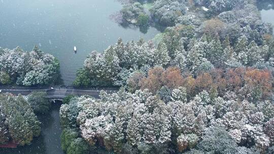 杭州西湖雪景 杨公堤隐秀桥