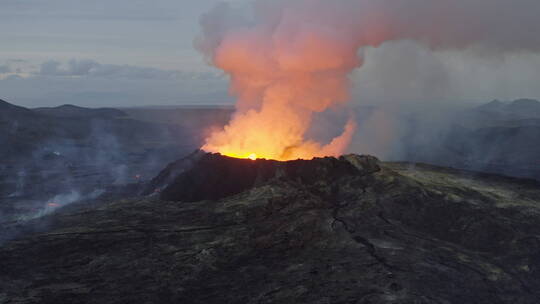 火山喷发熔岩岩浆