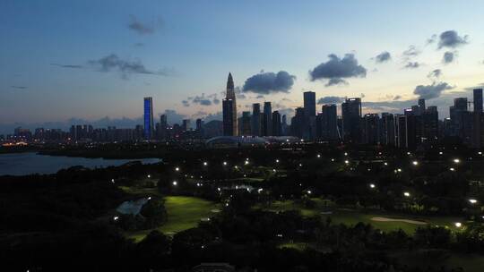 深圳湾夜景春笋春茧