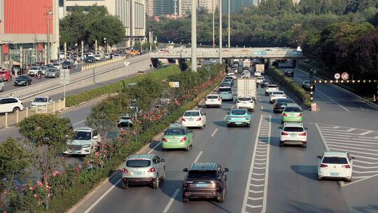 白天城市立交桥二环道路汽车