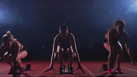 运动员起跑准备姿势素材