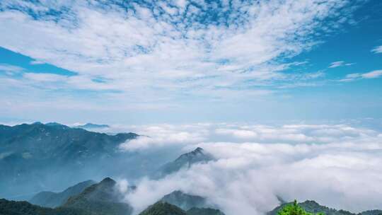 清晨云海日出云层山顶山林山峰云雾缭绕风景