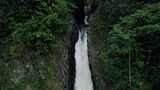 瀑布，拜隆德尔暗黑破坏神，厄瓜多尔，溪流高清在线视频素材下载