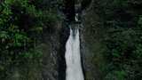 瀑布，拜隆德尔暗黑破坏神，厄瓜多尔，溪流高清在线视频素材下载