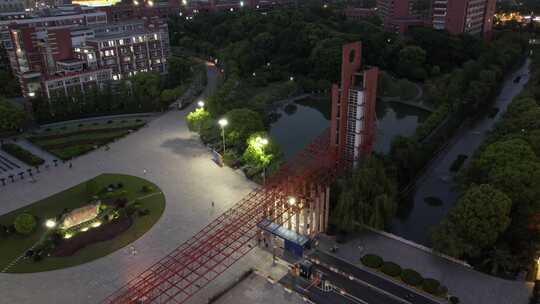 杭州电子科技大学大门口延时摄影航拍