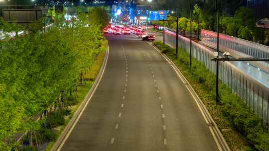 城市快速路红绿灯夜景车流穿梭延时