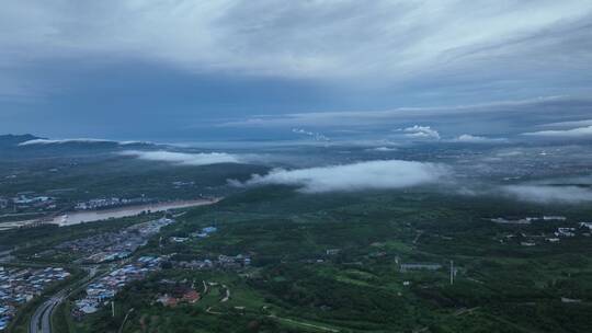 洛阳龙门山伊阙伊河雨后云海