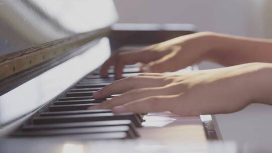 校园 中学生小学生音乐钢琴学习中快乐体育
