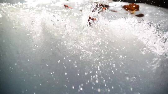 冰雪消融冰融化滴水