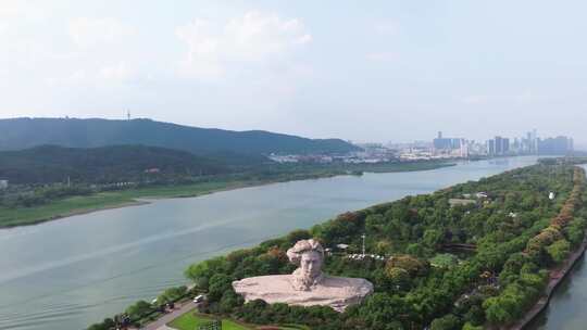 航拍长沙橘子洲头湘江两岸江景城市天际线