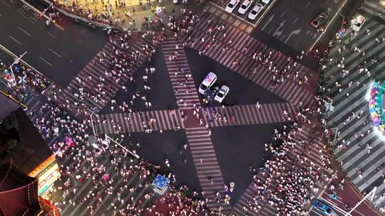 长沙国金黄兴路步行街夜景人流