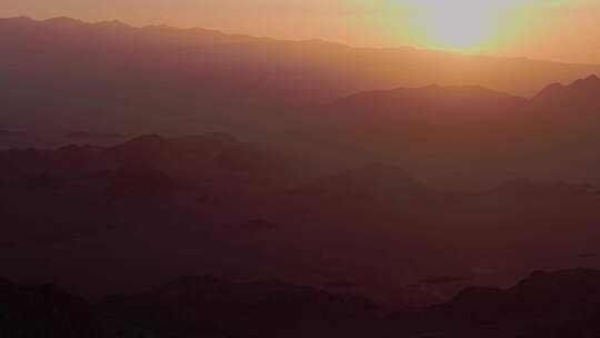 黑独山的日出视频素材模板下载
