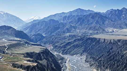 新疆旅游独山子大峡谷风景