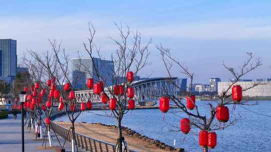 上海临港滴水湖畔 春节喜庆灯笼