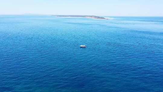 海平面湖水风光