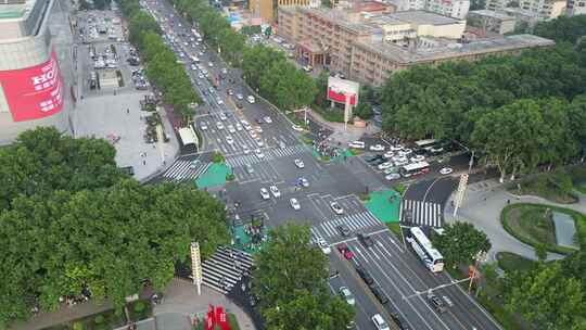 城市交通车辆行驶交叉路口航拍