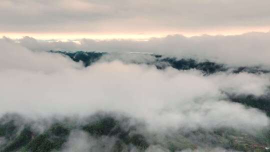 航拍安徽黄山休宁金龙山云雾风光4K