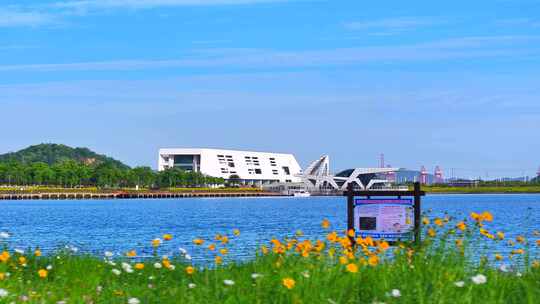 浙江宁波梅山港保税区码头交通梅东大闸营地