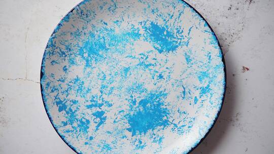 蓝色手绘陶瓷餐盘