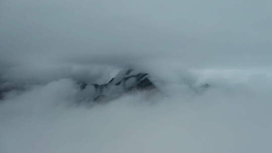 航拍泰安泰山山顶风景