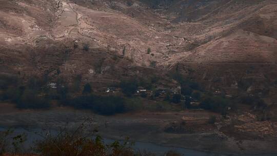 山区视频云南金沙江畔光影里大山村寨