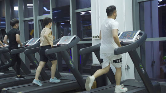 跑步机健身房跑步健身减肥视频素材模板下载