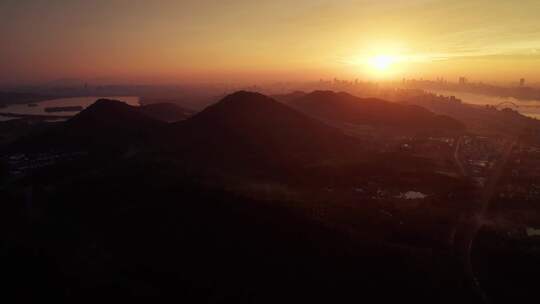 杭州日出大景 杭州城市山脉日出