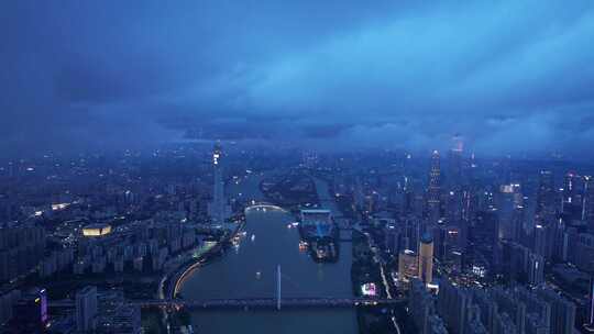 雨后云雾下的广州航拍