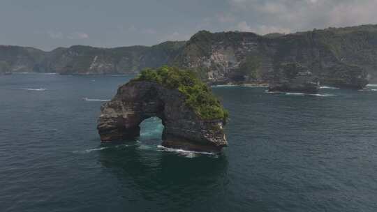 HDR印尼佩尼达岛钻石海滩海蚀洞风光