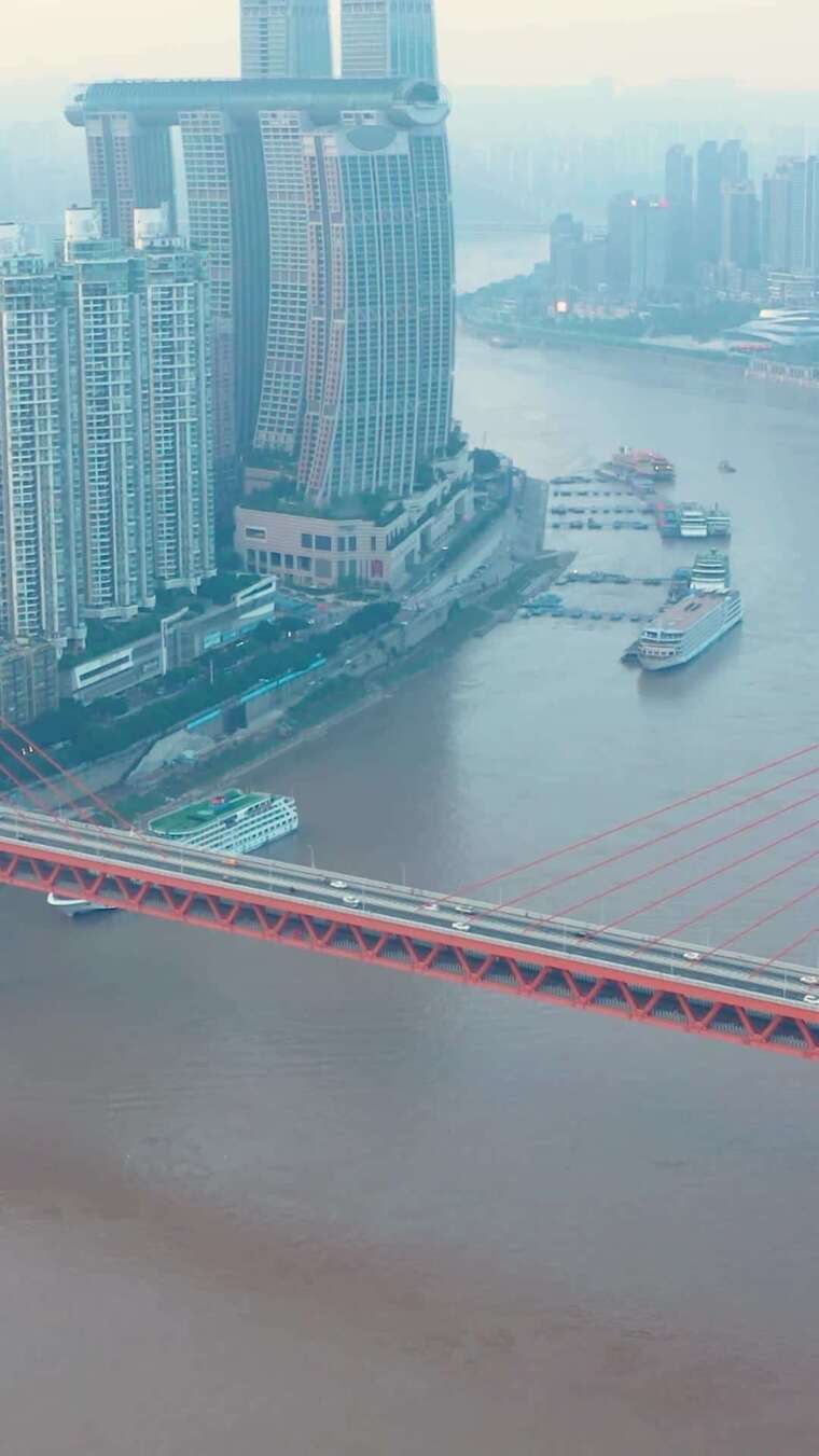 重庆_东水门长江大桥日景_朝天门来福士日景_重庆日落晚霞_航拍