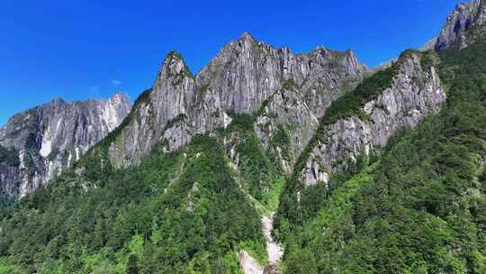 航拍四川甘孜磨西镇燕子沟高山峡谷风光